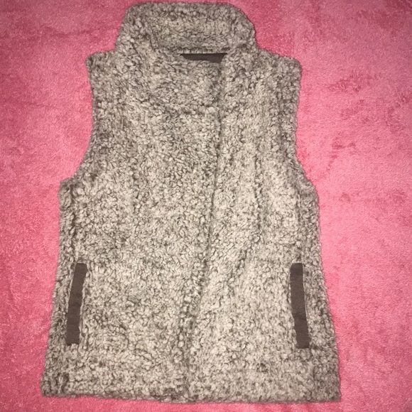 Dylan Sweater Vest - Picture 1 of 3